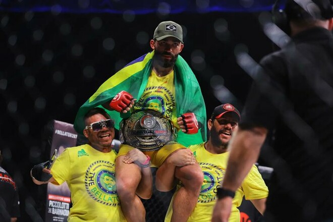 На Bellator 286 Пітбуль зберіг свій чемпіонський титул. Відеоогляд бою