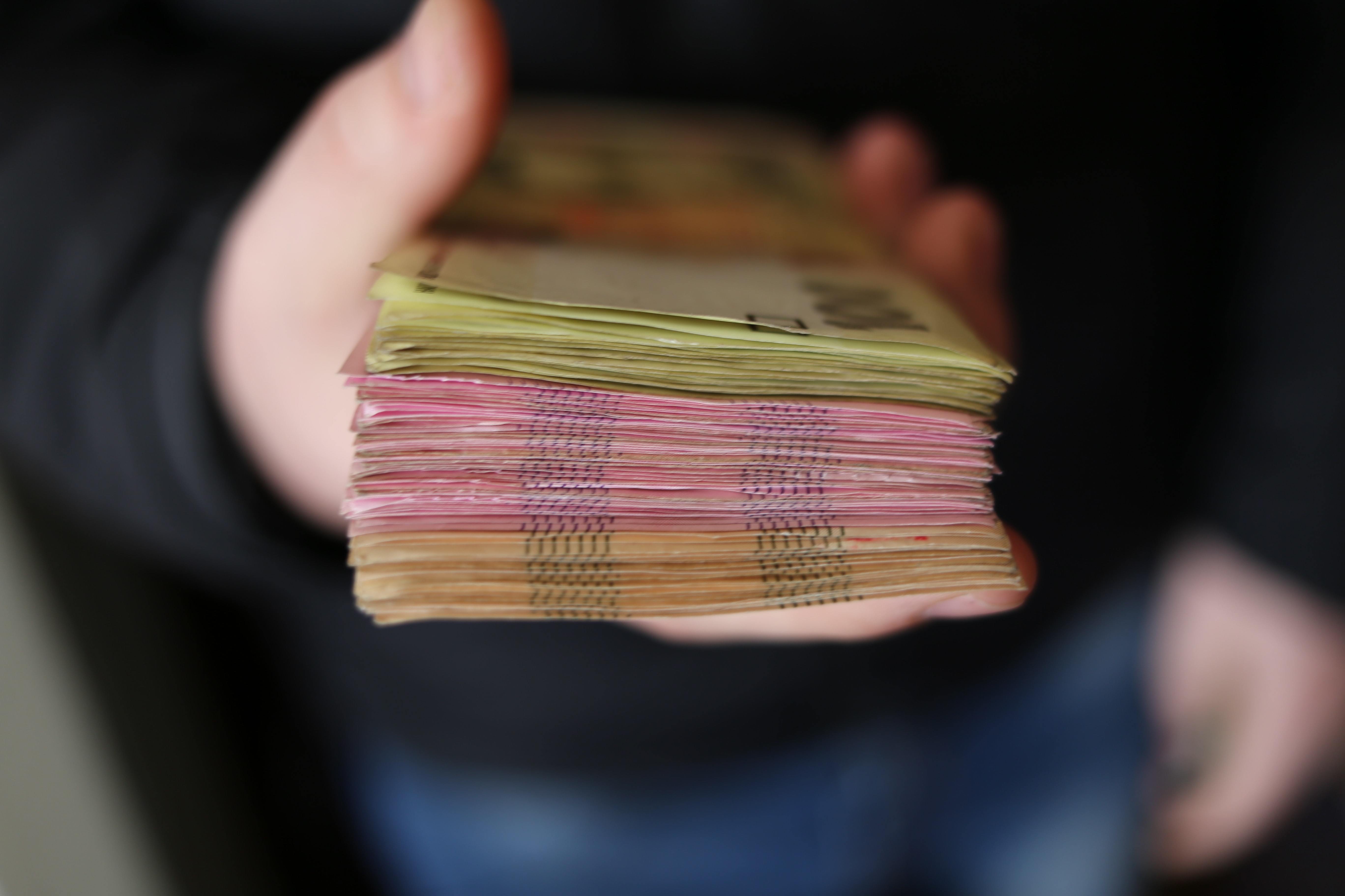 З 1 листопада українцям виплачуватимуть 2200 гривень: хто отримає кошти