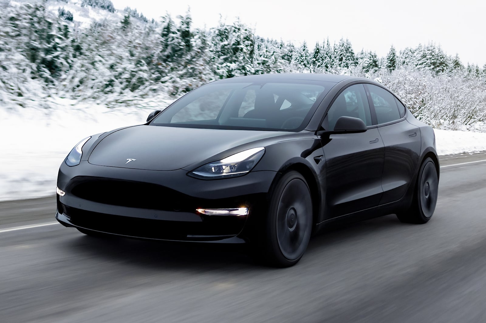 Tesla вже досягла показників продажу як  у 2021 році