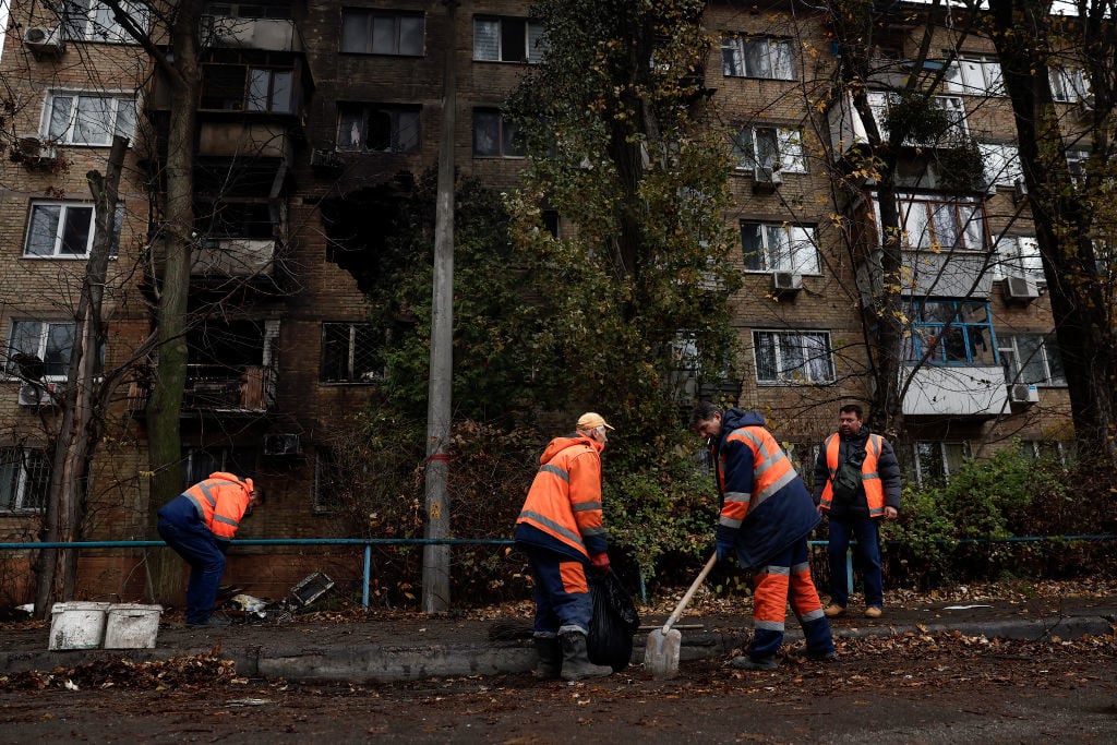 У Службі зайнятості розповіли, скільки українців залучили до Армії відновлення