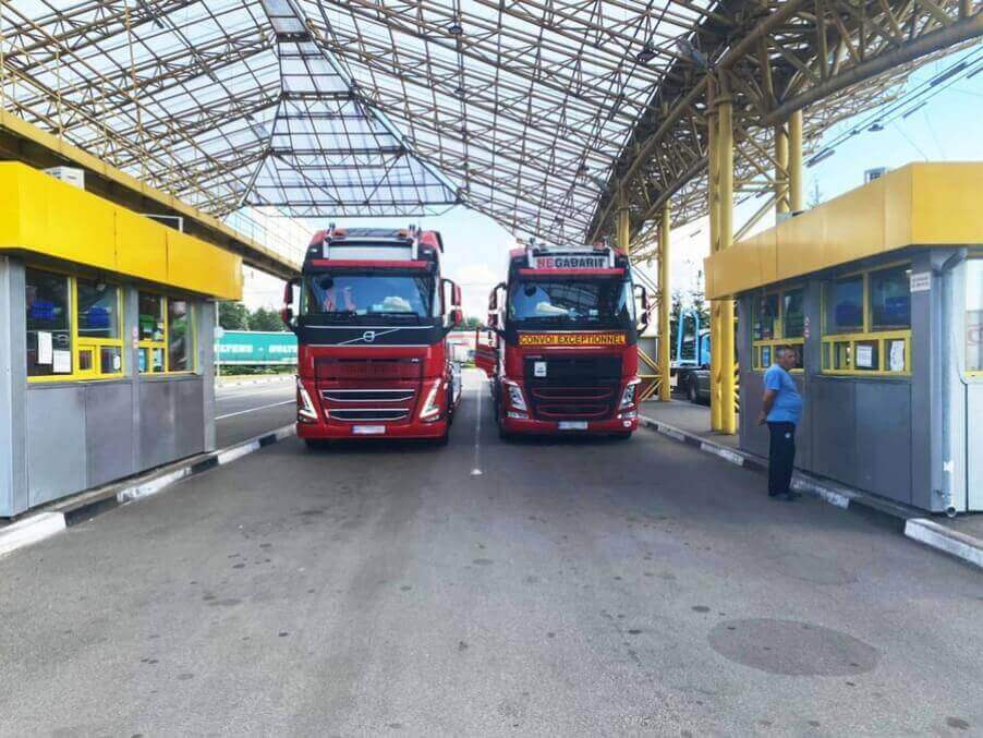На Ягодині стоїть півтисячі вантажівок