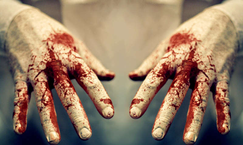  У РФ підліток прямо в школі намагався вбити ножем свого однокласника (ФОТО, ВІДЕО 18+) 