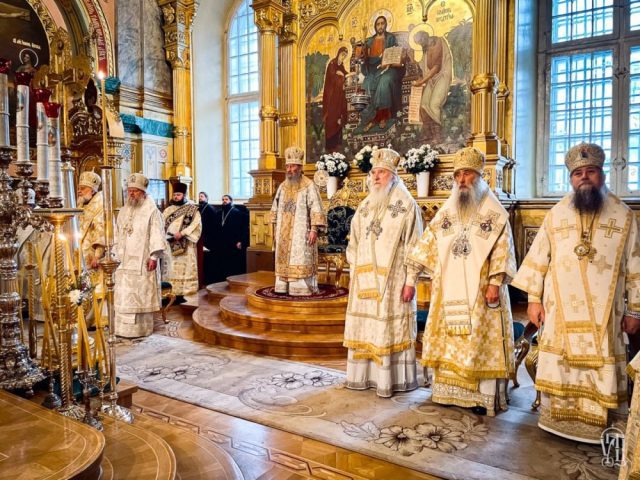 Митрополит УПЦ МП Онуфрій відслужив можливо останню службу в Почаївській лаврі