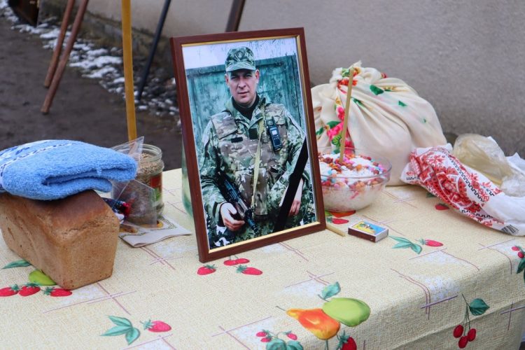 Громада на Хмельниччині провела в останню путь загиблого під Бахмутом військового