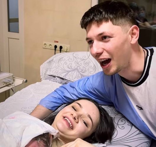 ФОТО. 24-річний блогер знімав у сторіз, як народжувала його дружина