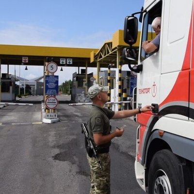 Для водіїв вантажівок запустили мобільний застосунок «еЧерга»