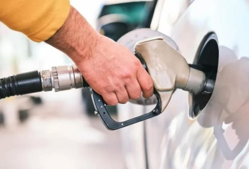 Бензин та автогаз в Україні подешевшали: що буде з цінами на пальне далі
