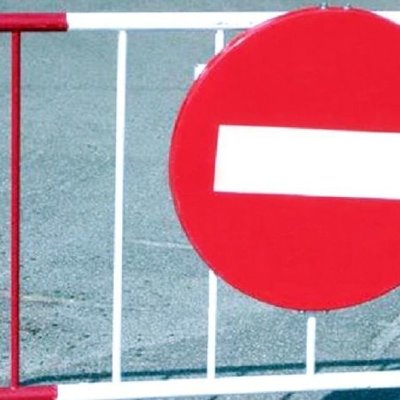 Поліція не пускає автівки та пішоходів до Бучі