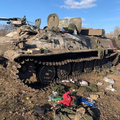 «За один день спалили більше, ніж випустили за місяць»: експерт розповів, на скільки треба поділити обіцяні Путіним 1600 танків