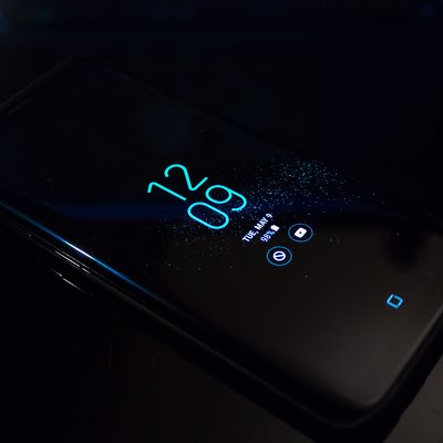 Фахівці пояснили, як можна зарядити смартфон  Android від іншого телефону