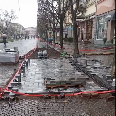 Мукачівці обурені спотворенням архітектурного шарму міста депутатами-бізнесменами (відео)
