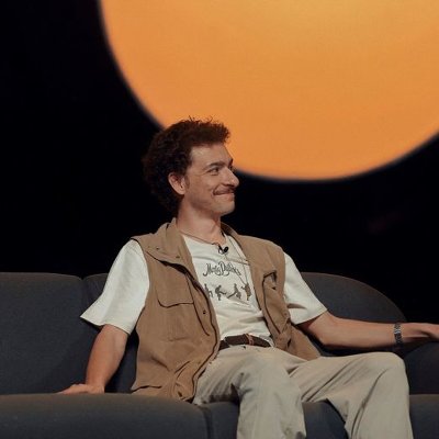 Вася Байдак – про поїздку на передову: «Артилерія, вибухи, навколо все зруйновано»