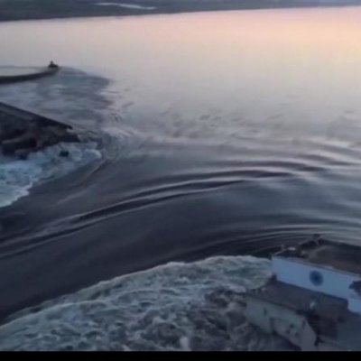 Окупанти підірвали Каховську ГЕС (+ВІДЕО)