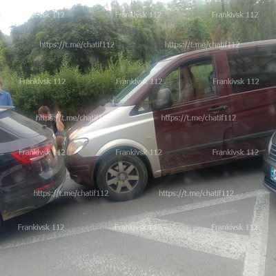 В Івано-Франківську трапилася аварія: рух ускладнено