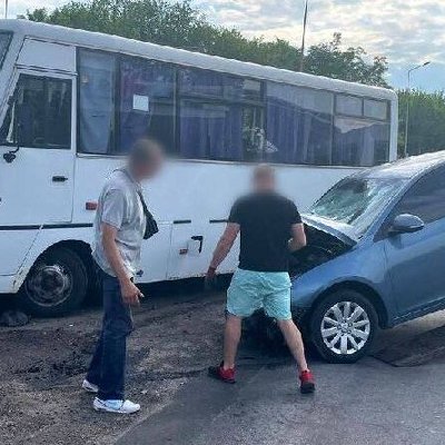 На Київщині сталася ДТП за участі Chevrolet та рейсового автобуса I-VAN, є постраждалі