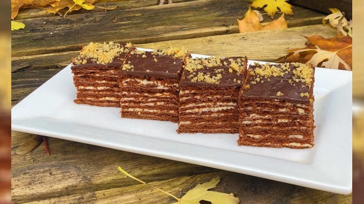 Пляцок Спартак з новим кремом. •