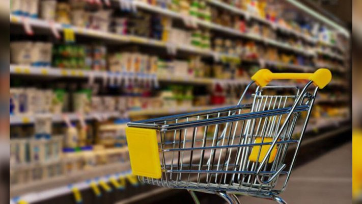 Униз і вгору. Як зміняться ціни на продукти в Україні восени і взимку