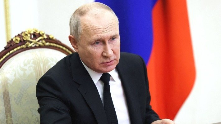 Путін влаштував чиновнику допит, намагаючись видавити з нього слово бандерівці. ВІДЕО