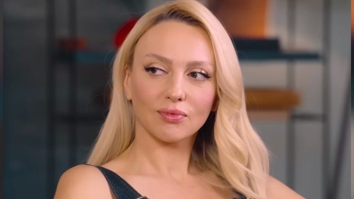 Оля Полякова показала себе в купальнику після того, як погладшала на 8 кілограмів