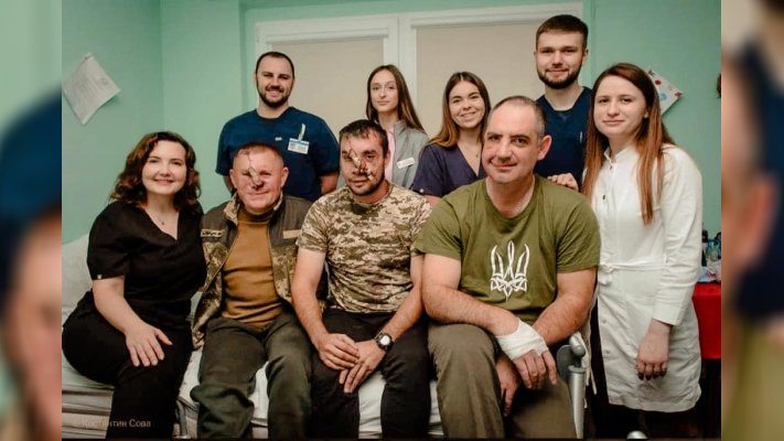 В Івано-Франківську військовому в повіку вшили золоту пластину, щоб око знову закривалося
