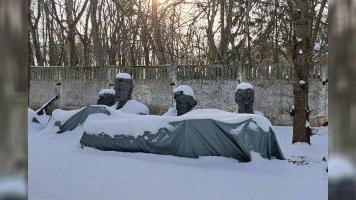 Частина погрудь із Алеї героїв досі перебуває в Чернігівському історичному музеї