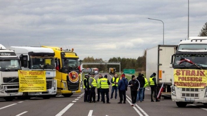 Єврокомісія може покарати Польщу через блокування кордону з Україною