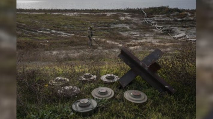 Російських окупантів женуть в атаки на власні мінні поля — речник ЗСУ