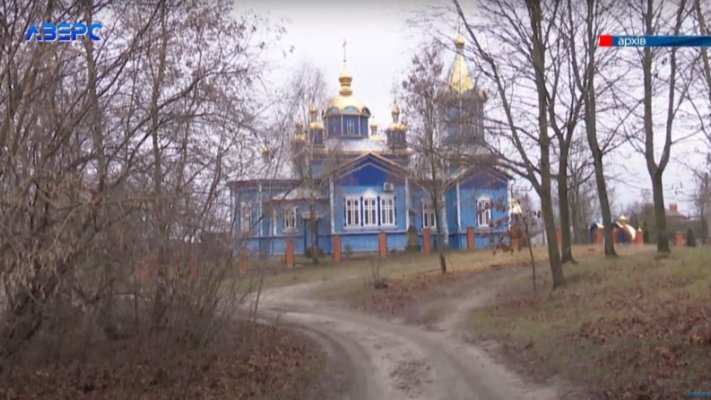 На Волині священник МП окупував хатину на теритої храму ПЦУ