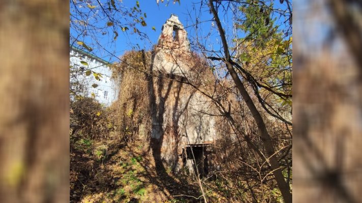 Покинута каплиця святого Миколая у центрі Житомира. ФОТО