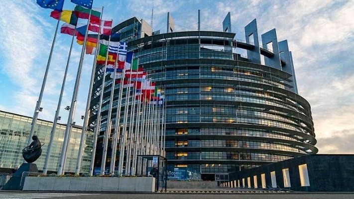 У Європарламенті хочуть не дозволити Орбану шантажувати ЄС