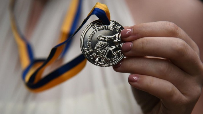 Яке значення має золота медаль та свідоцтво з відзнакою при вступі до вишу? Пояснює омбудсмен