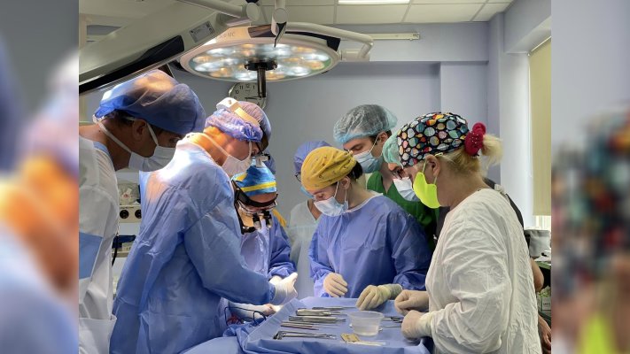 Американська хірургиня разом з командою консультуватиме та оперуватиме дітей з вадами тіла у Львові