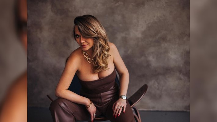 Саліванчук розлучилася із чоловіком-нардепом. Актриса зізналася, що приховувала це майже рік: Ми намагалися врятувати сім'ю заради дітей, але марно