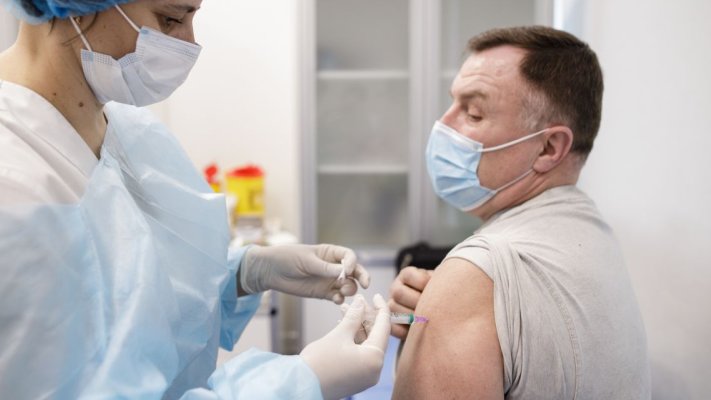 Українці зможуть вакцинуватися в аптеках