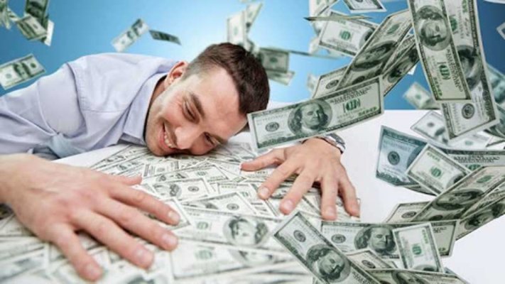 Зарплати українських міністрів за другий рік війни