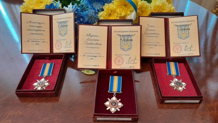 Сім’ям загиблих військовослужбовців з громад Хмельниччини передали відзнаки
