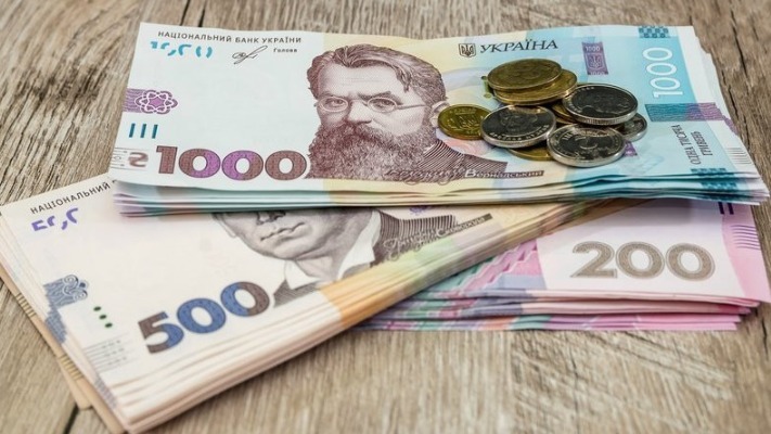 Майже 9 гривень: хто з українців заплатить за світло втричі дорожче