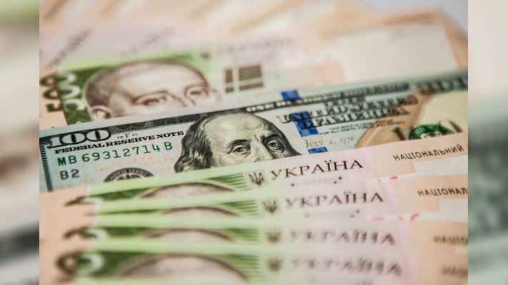 Курс валют на 15 квітня: долар зріс у ціні, а ціна на євро опустилася