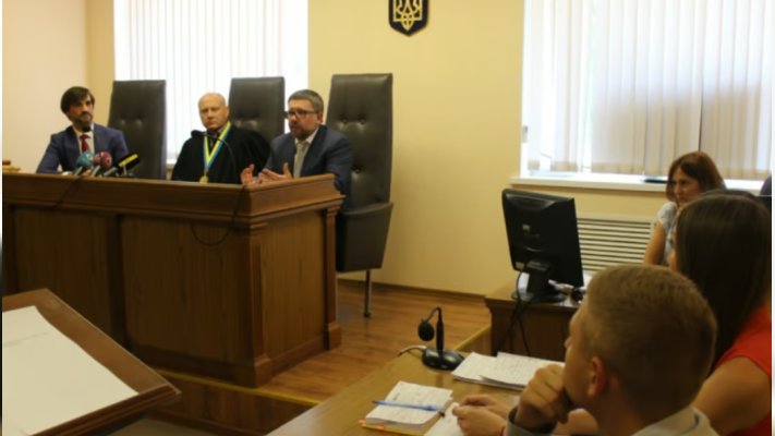 На Рівненщині передали військовим протитанкову зброю і набої, які вилучили у бурштинової «мафії»