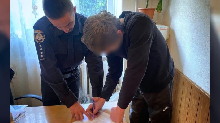 Завдав смертельне ножове поранення під час конфлікту: поліцейські Дніпра затримали підозрюваного