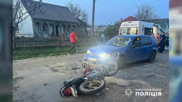 Поліціянти розслідують ДТП, в якій травмувалися двоє жителів Чернівецького району