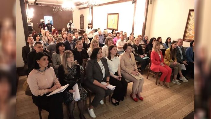 В Івано-Франківську презентували новий загальнонаціональний проєкт «Родина для кожної дитини: розвиток сімейного патронату»