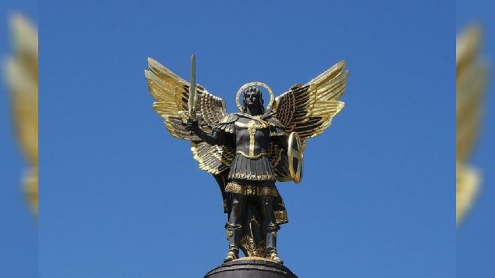 Кияни закликають владу прибрати з Майдану символ, який дала місту Катерина ІІ