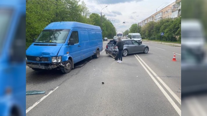 ДТП у Луцьку: був ускладнений рух та побиті авто (Фото)