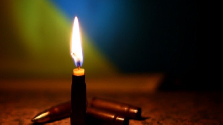 На війні загинув батько чотирьох дітей: українці проводжають в останню путь Героя