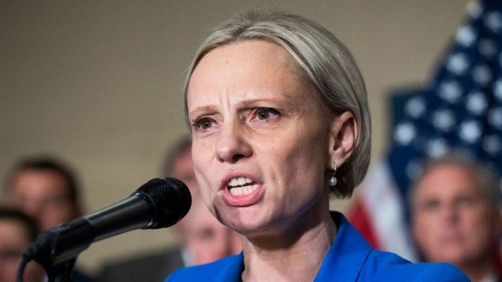 Конґресвумен Спартц зрадила Україну: чому політикиня не проголосувала за виділення допомоги