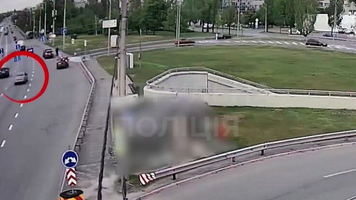 У Києві легковик влетів у припарковані авто (ВІДЕО)