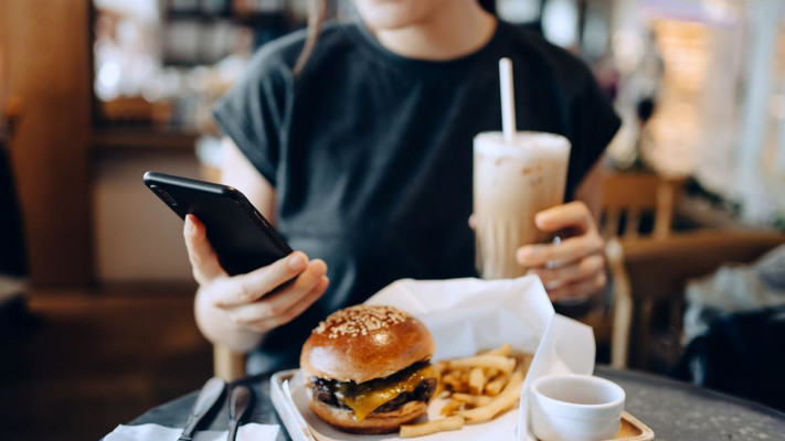  Топ 5 міфів про фастфуд: чи справді він такий шкідливий 