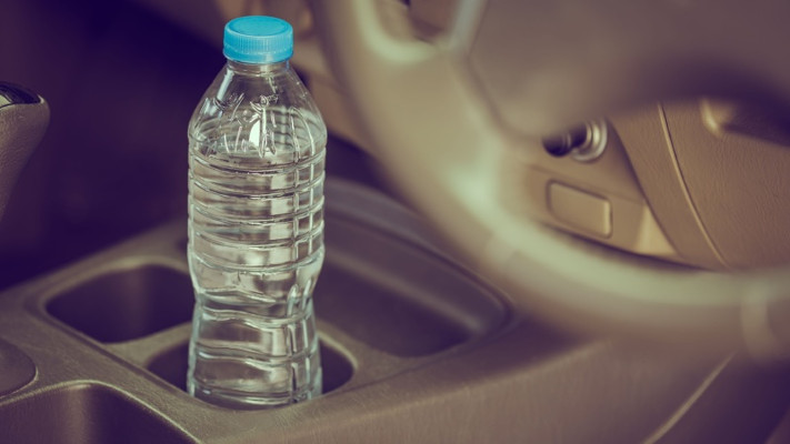 Які речі не слід залишати в авто: поради водіям у спекотну погоду