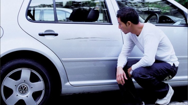 Як усунути подряпини на авто своїми руками